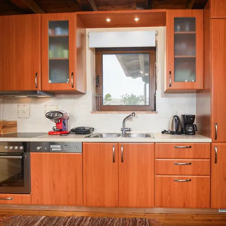 Panorama -three Level Escape In Parnassos Villa Aráhova