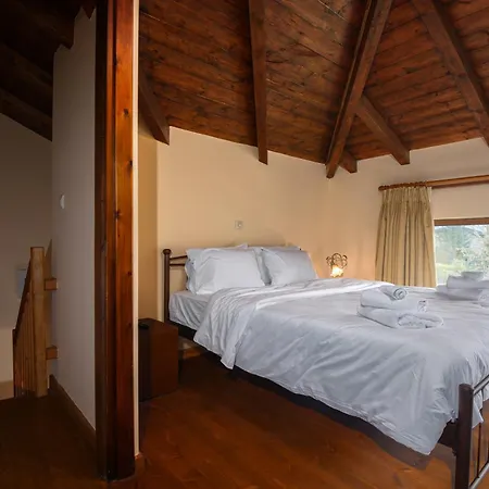 Panorama -three Level Escape In Parnassos Villa Aráhova