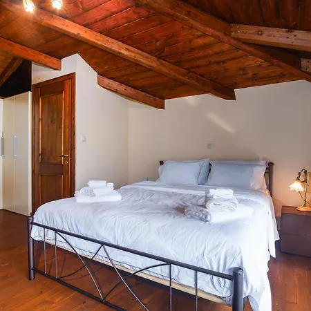 Panorama -three Level Escape In Parnassos *