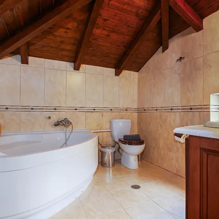 Panorama -three Level Escape In Parnassos Villa *