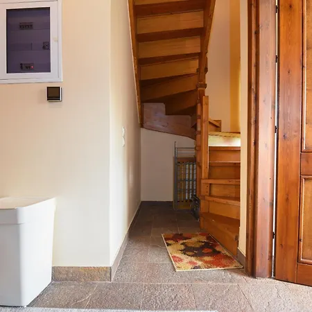 Panorama -three Level Escape In Parnassos